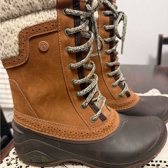 The North Face Women's Brown and Gray Winter Boots - Picture 2 of 8